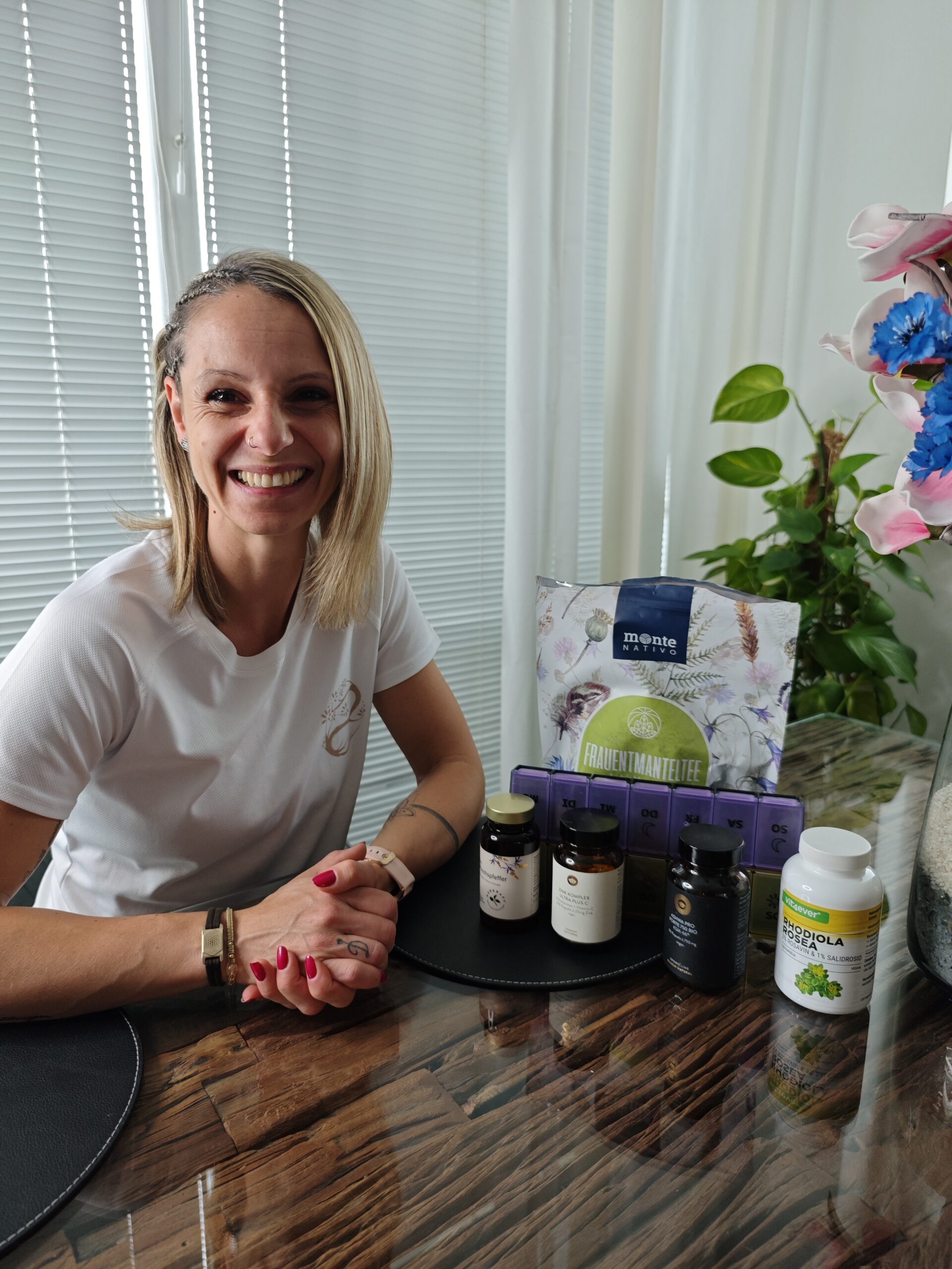 Dein Zyklus ist kein Zufall: Welche Mikronährstoffe dein weiblicher Körper in jeder Phase wirklich braucht